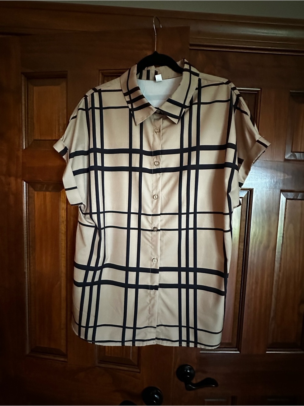Men's Short-Sleeve Button-Up Shirt in Beige Black Windowpane